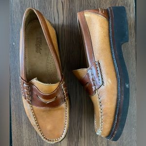 E. T. Wright Vintage two tone penny loafers. Size 8 1/2